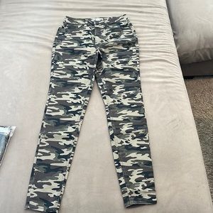 Women’s camo skinny jeans